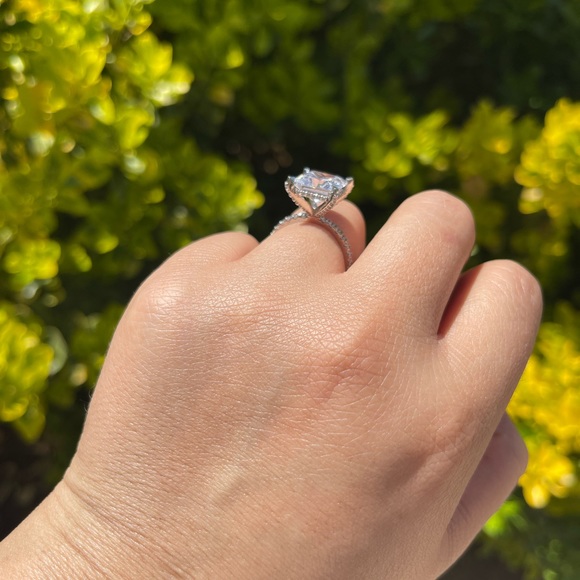 New 6 carat Princess Cut Ring with halo setting - Picture 10 of 10